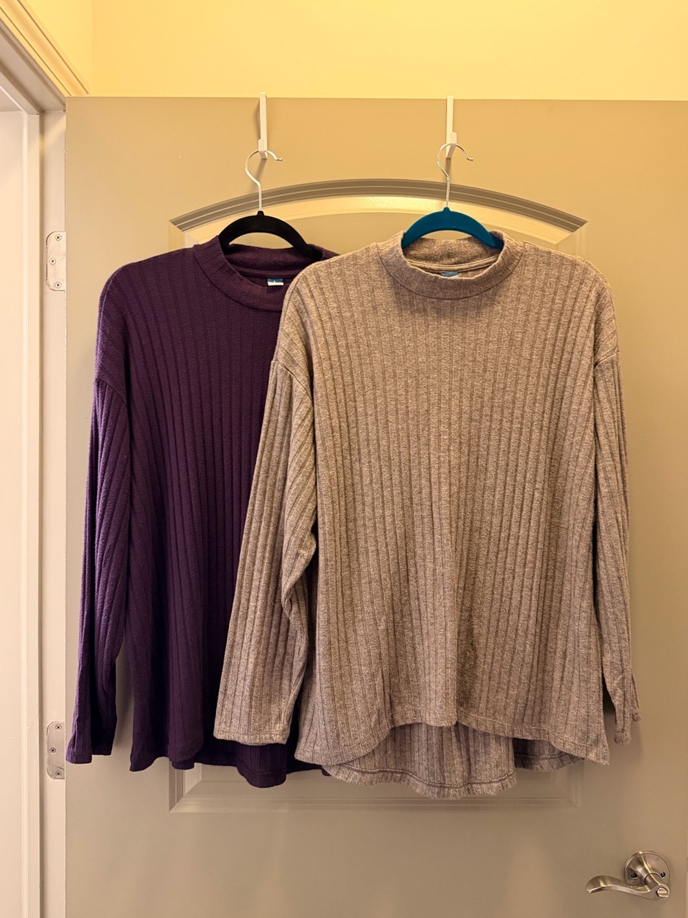 Set of 2 💕Ribbed Mock Neck Sweaters